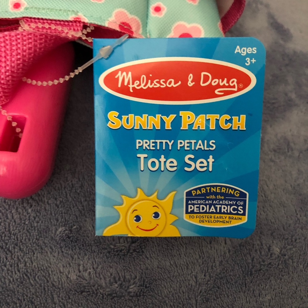 Pretty Petals Tote an Gardening Tools - Picture 4 of 5